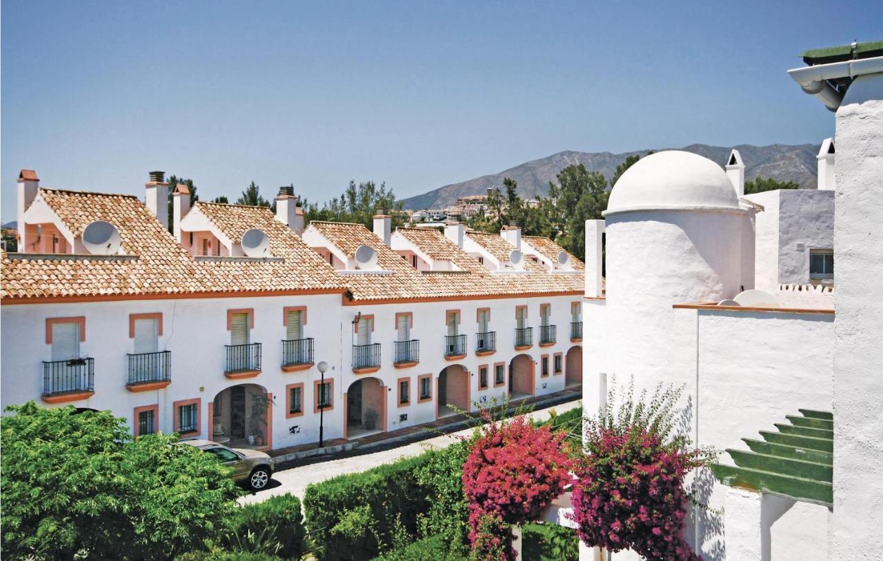 Nice Apartment In Mijas Costa With Kitchen Fuengirola Bagian luar foto