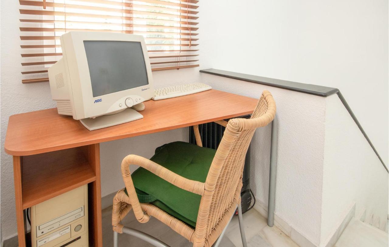 Nice Apartment In Mijas Costa With Kitchen Fuengirola Bagian luar foto