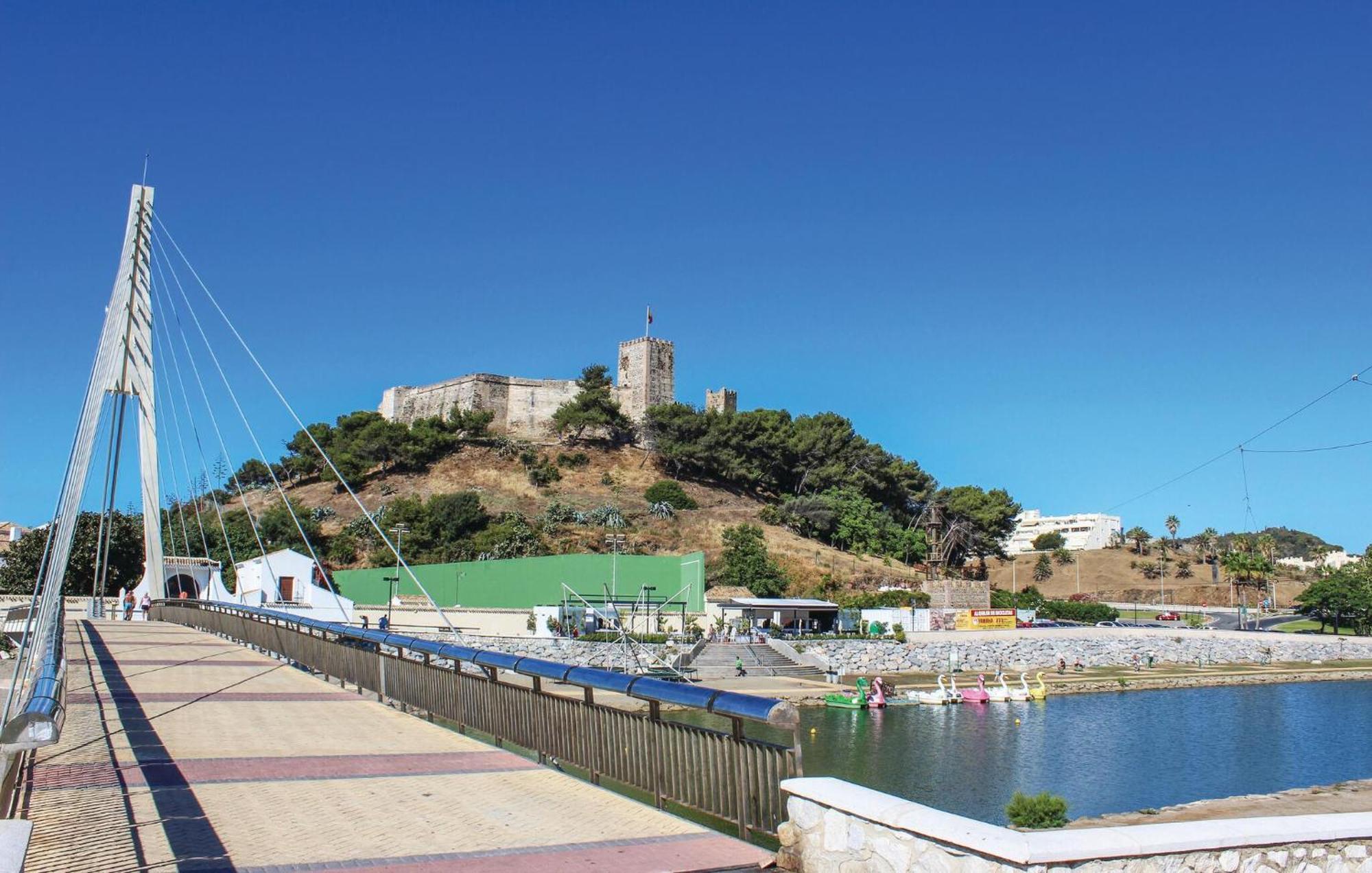 Nice Apartment In Mijas Costa With Kitchen Fuengirola Bagian luar foto